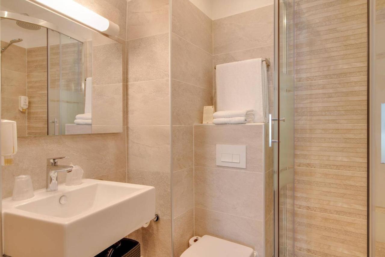 Select Hotel 2*